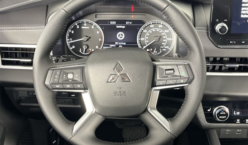 
								Mitsubishi Outlander full									