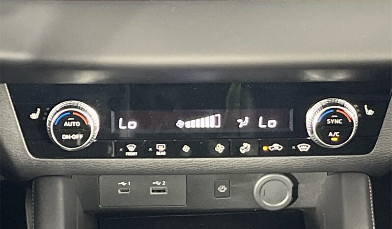 
								Mitsubishi Outlander full									