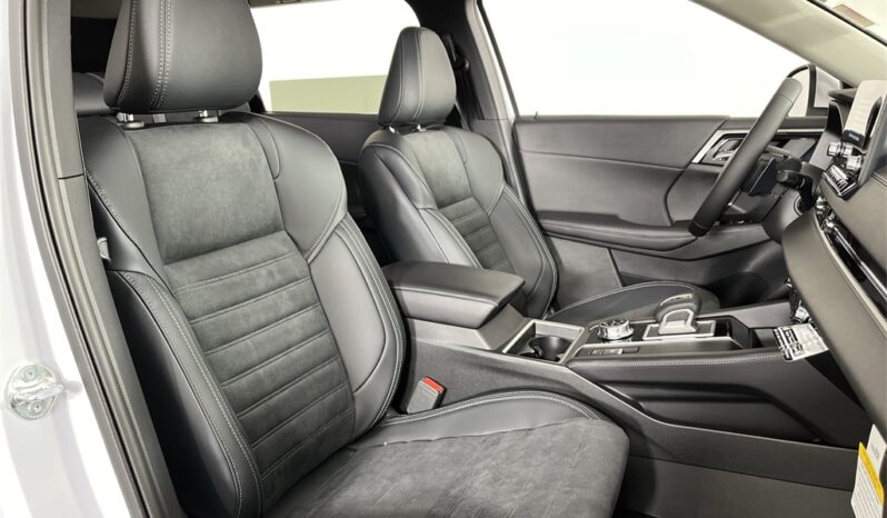 
								Mitsubishi Outlander full									