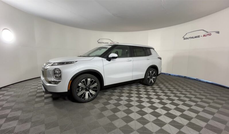 
								Mitsubishi Outlander full									
