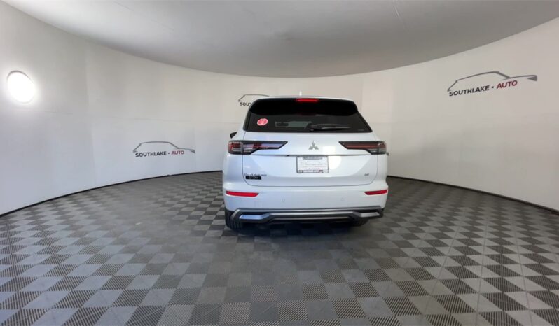 
								Mitsubishi Outlander full									