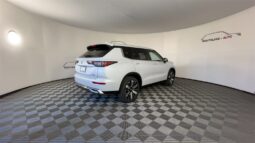 
										Mitsubishi Outlander full									