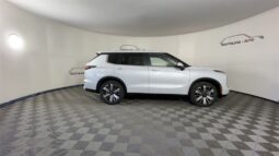 
										Mitsubishi Outlander full									