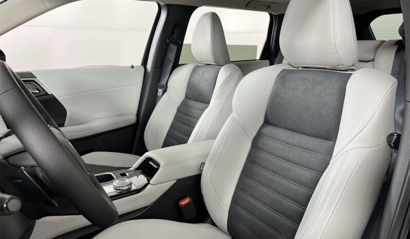 
								Mitsubishi Outlander full									