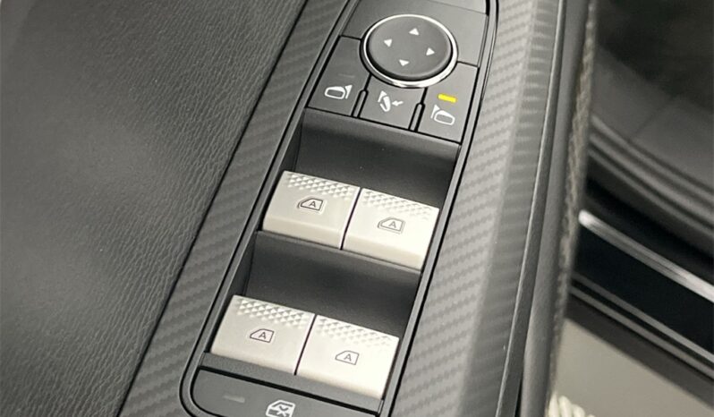 
								Mitsubishi Outlander full									