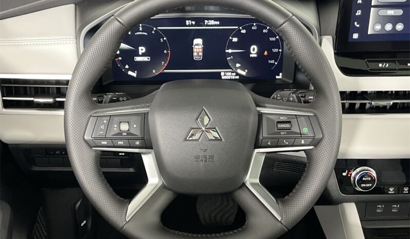 
								Mitsubishi Outlander full									