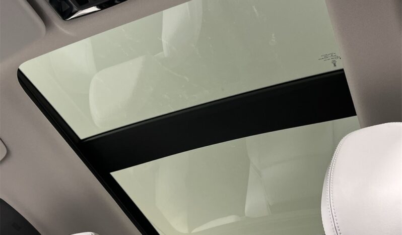 
								Mitsubishi Outlander full									