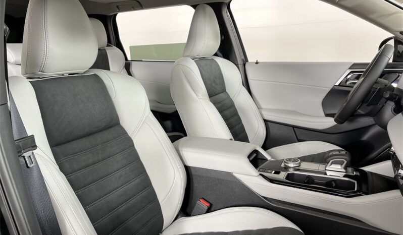 
								Mitsubishi Outlander full									
