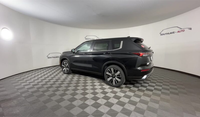 
								Mitsubishi Outlander full									