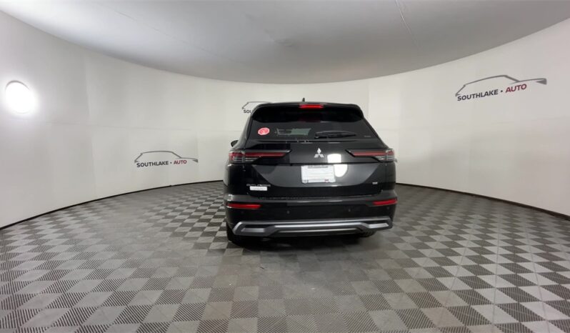
								Mitsubishi Outlander full									
