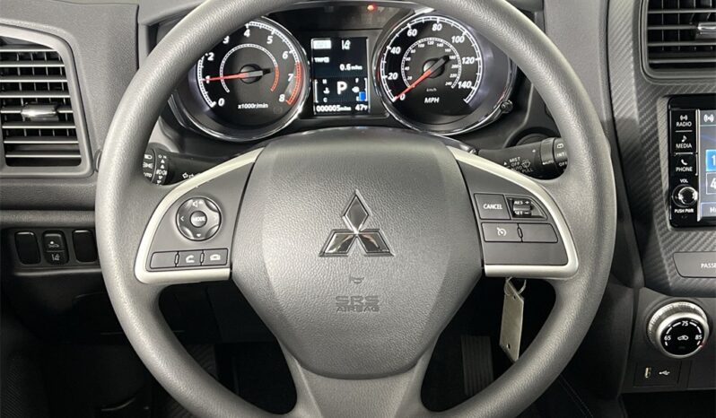 
								Mitsubishi Outlander Sport full									