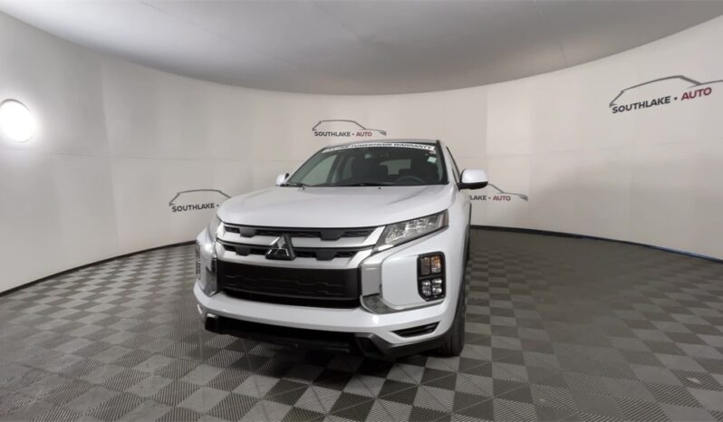
								Mitsubishi Outlander Sport full									