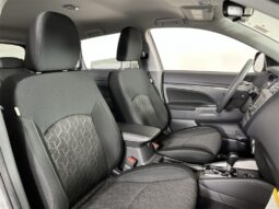 
										Mitsubishi Outlander Sport full									