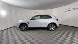 
										Mitsubishi Outlander Sport full									