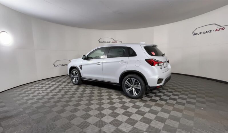 
								Mitsubishi Outlander Sport full									