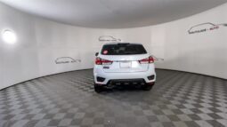 
										Mitsubishi Outlander Sport full									