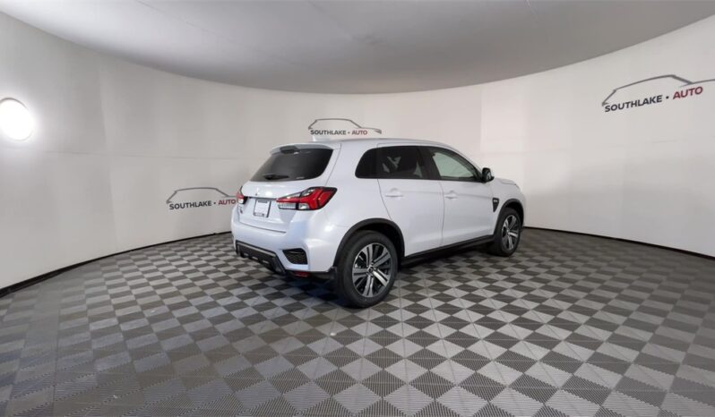 
								Mitsubishi Outlander Sport full									