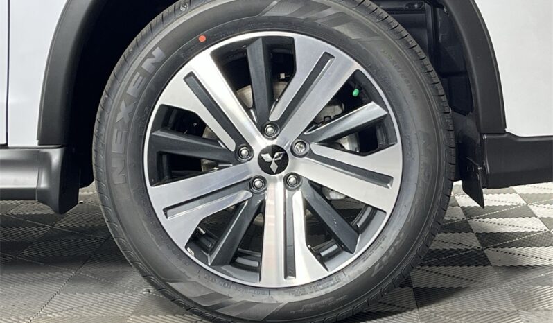 
								Mitsubishi Outlander Sport full									