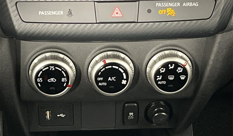 
 Mitsubishi Outlander Sport full									