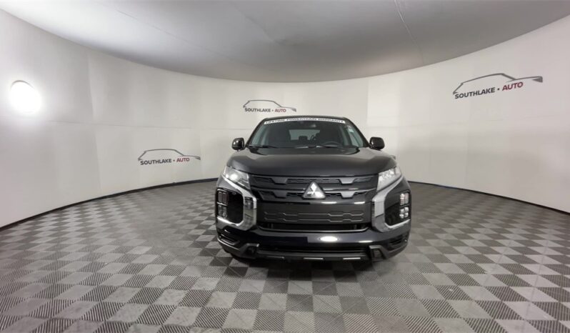 
								Mitsubishi Outlander Sport full									