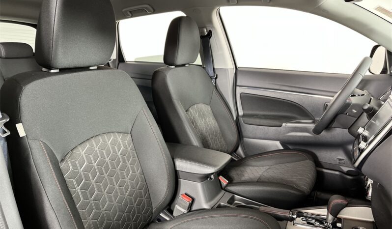 
								Mitsubishi Outlander Sport full									