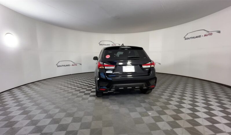 
								Mitsubishi Outlander Sport full									