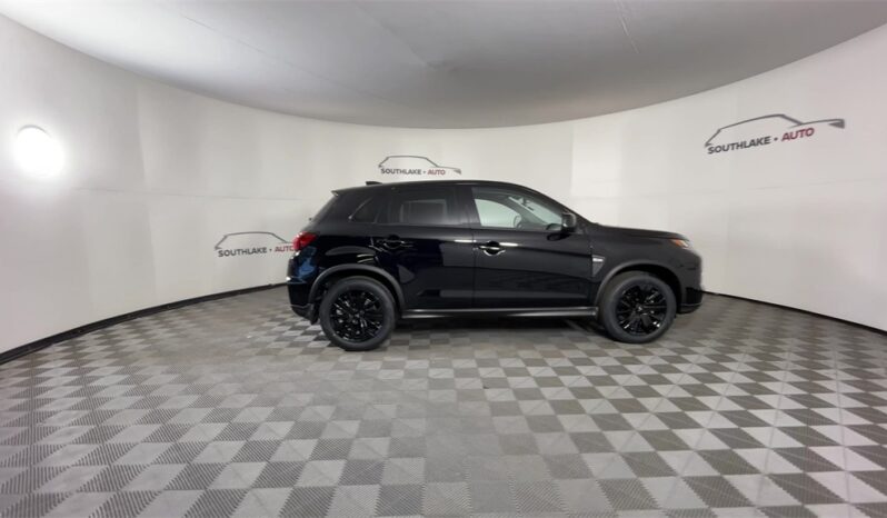 
								Mitsubishi Outlander Sport full									