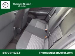 
										Nissan Versa full									