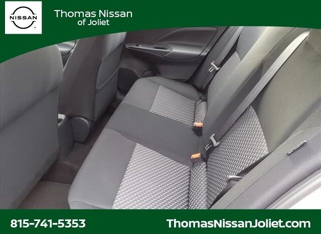
								Nissan Versa full									