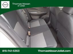 
										Nissan Versa full									