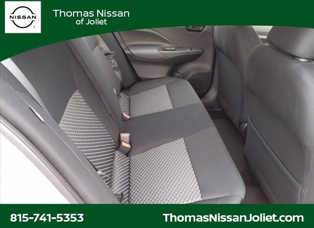 
								Nissan Versa full									