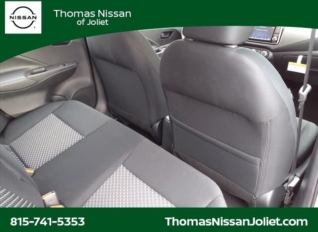 
								Nissan Versa full									