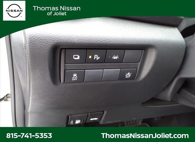 
								Nissan Versa full									