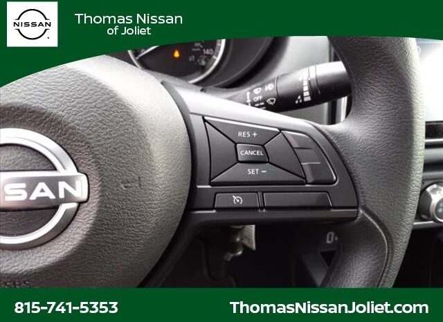 
								Nissan Versa full									