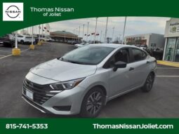 
										Nissan Versa full									