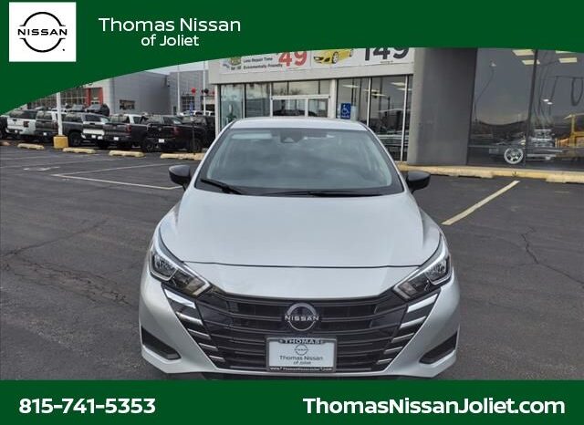 
								Nissan Versa full									
