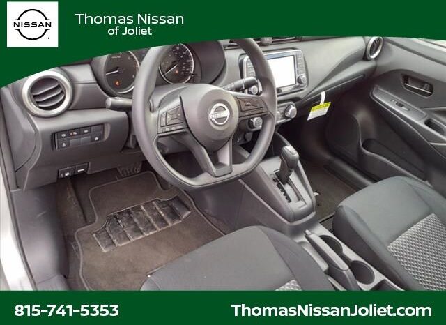 
								Nissan Versa full									