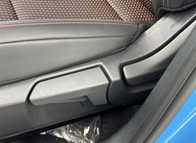 
								Nissan Kicks full									