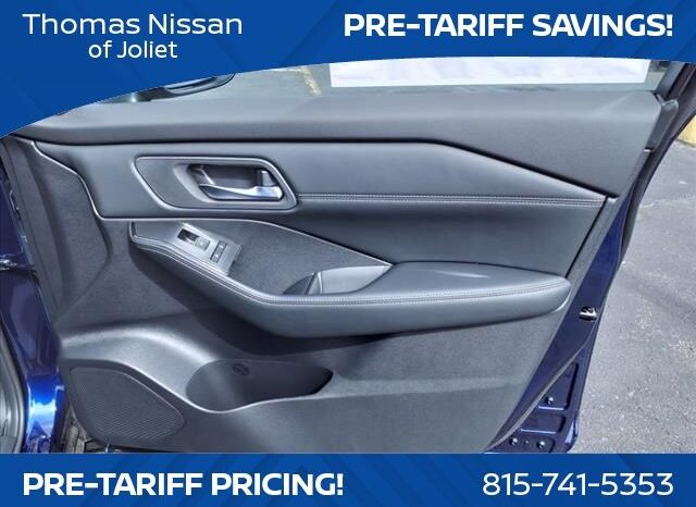 
								Nissan Rogue full									