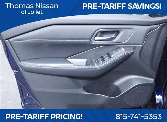 
								Nissan Rogue full									