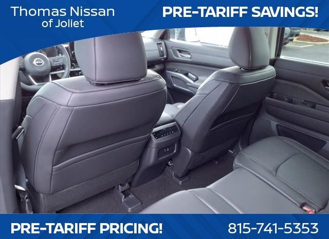 
								Nissan Pathfinder full									