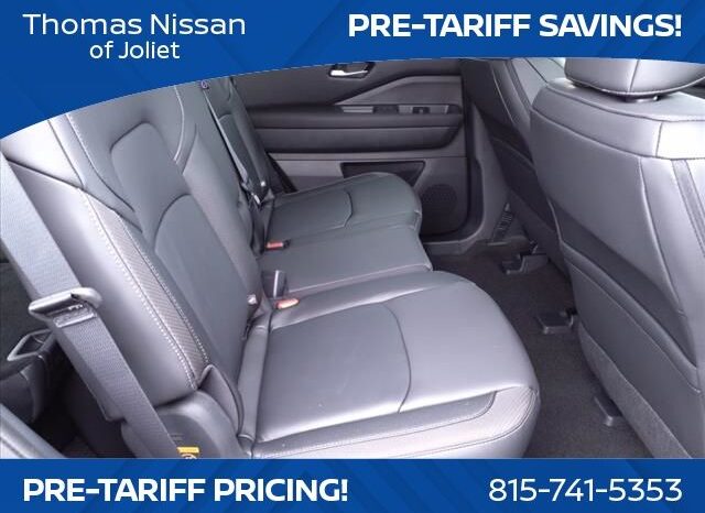 
								Nissan Pathfinder full									