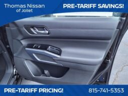 
										Nissan Pathfinder full									