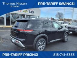 
										Nissan Pathfinder full									
