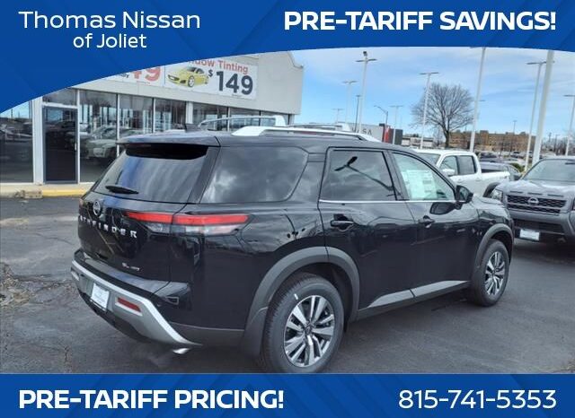 
								Nissan Pathfinder full									