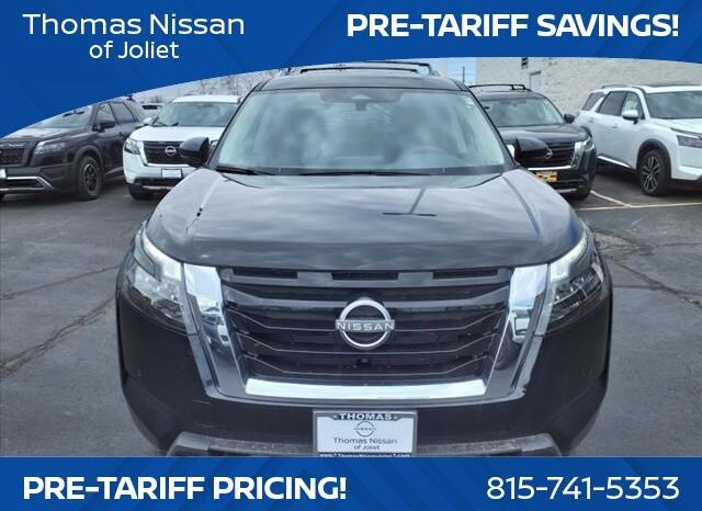 
								Nissan Pathfinder full									