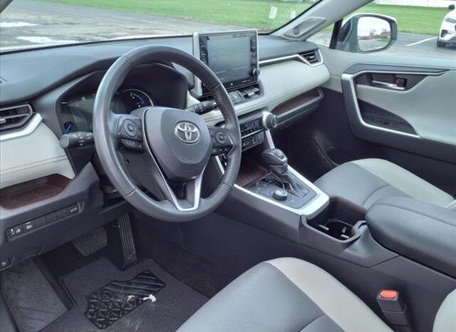 
								Toyota RAV4 Hybrid full									