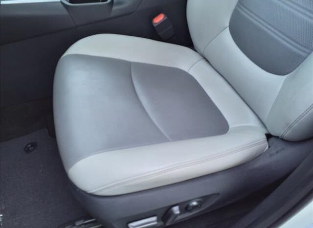 
								Toyota RAV4 Hybrid full									