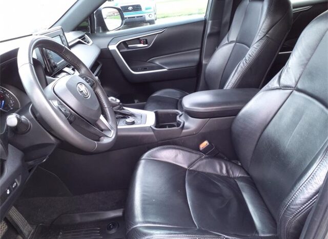 
								Toyota RAV4 Hybrid full									
