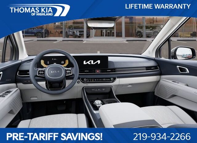 
								Kia Carnival Hybrid full									